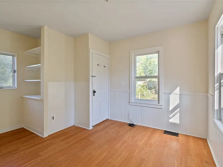 250 Sanford St — Photo 14