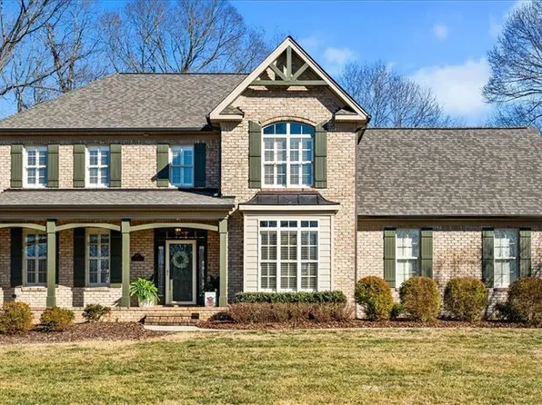 6814 Trace Dr, Browns Summit, NC 27214