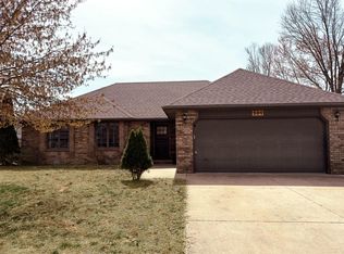304 W Avenue Ave, Nixa, MO 65714