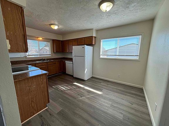 5th image of 2330 Stace St #3