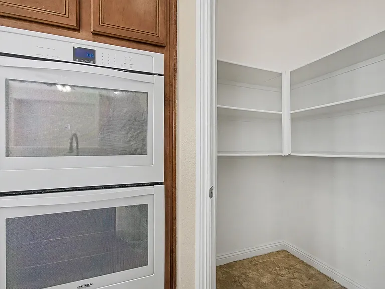 9221 Worsley Park Pl — Photo 15