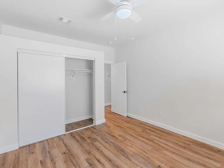 Courtyard Condos — Photo 29