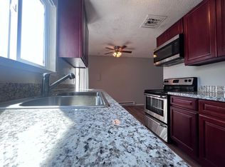 Spacious 2 Bedroom, 1 Bath, Townhome Style, Troutdale, OR 97060