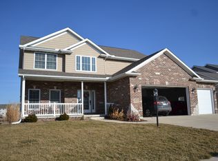 10712 N Trailside Ln, Dunlap, IL 61525