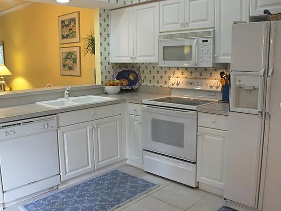 3rd image of 5067 Blue Ash Ave
