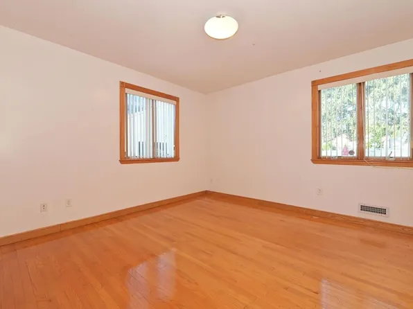 147-38 17th Rd #1F, Whitestone, NY 11357