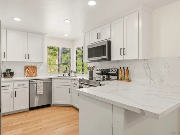 12855 Via Moura, San Diego, CA 92128