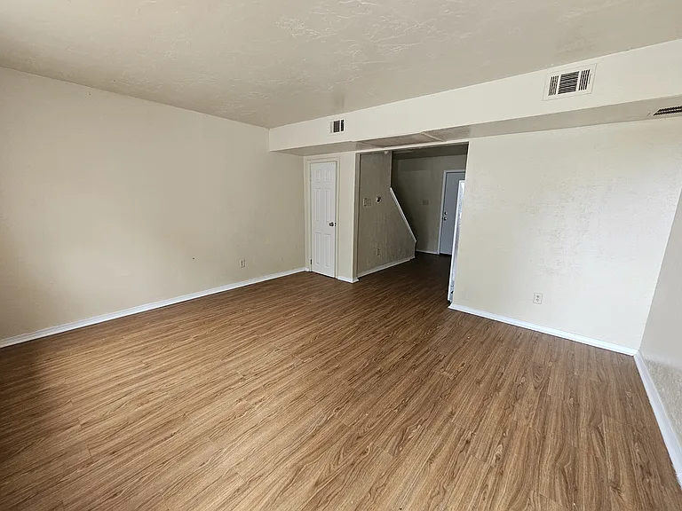 2629 SW H Ave #A — Photo 3