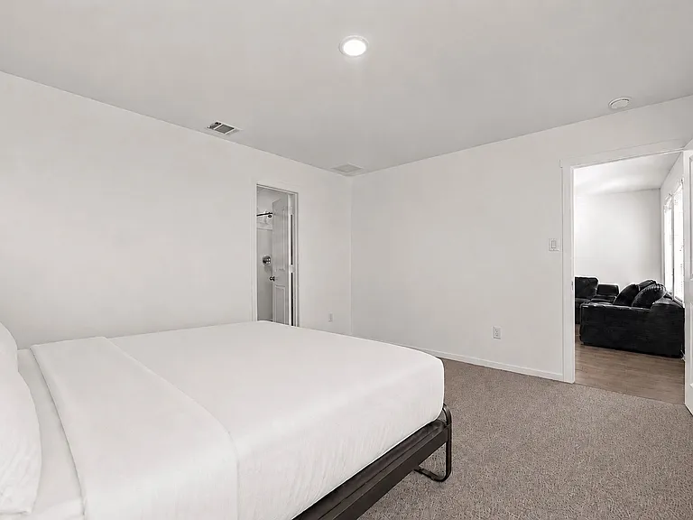 1527 Tiptop Mdw — Photo 9