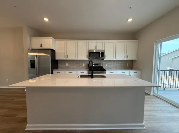 13624 Willow Dr, Rogers, MN 55374