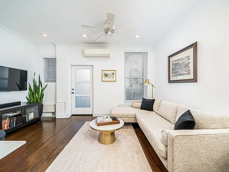 909 Willow Ave #1 — Photo 1