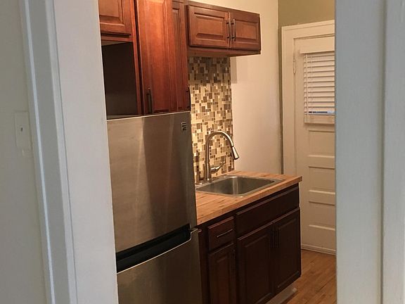5th image of 8109 Lake Ave
