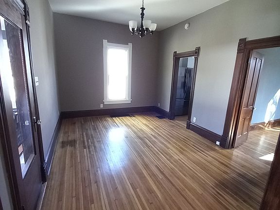 5th image of 305 E Wilson St