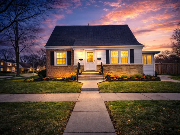 1457 Bristol Ave, Westchester, IL 60154