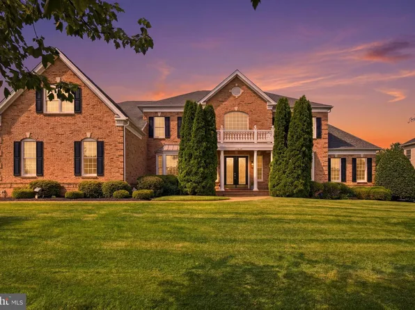 43154 Meadow Grove Dr, Ashburn, VA 20147