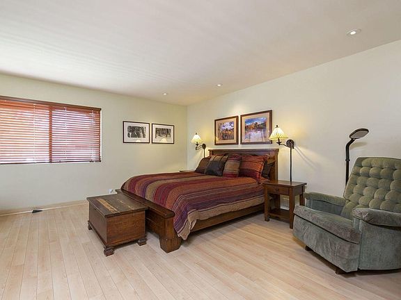5th image of 873 Miller Ct