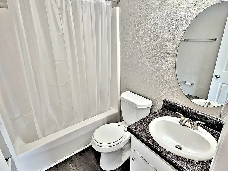 Avalon Cove Townhomes — Photo 59