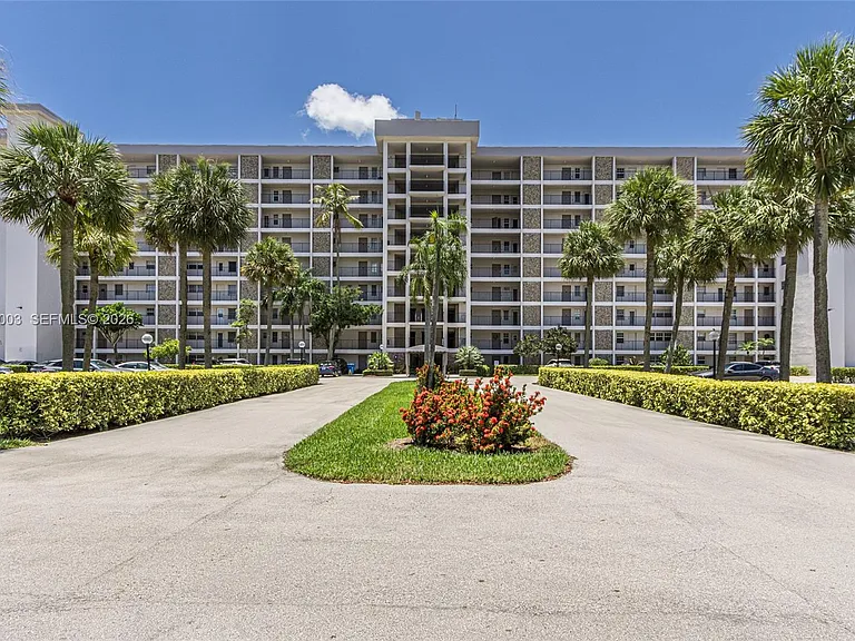 3150 N Palm Aire Dr #705 — Photo 1