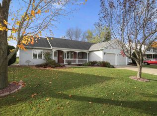 2129 W Twin Willows Dr, Appleton, WI 54914