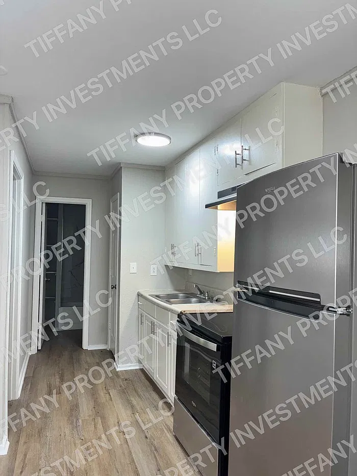 1 bed, 1.0 bath, $845 — Photo 2