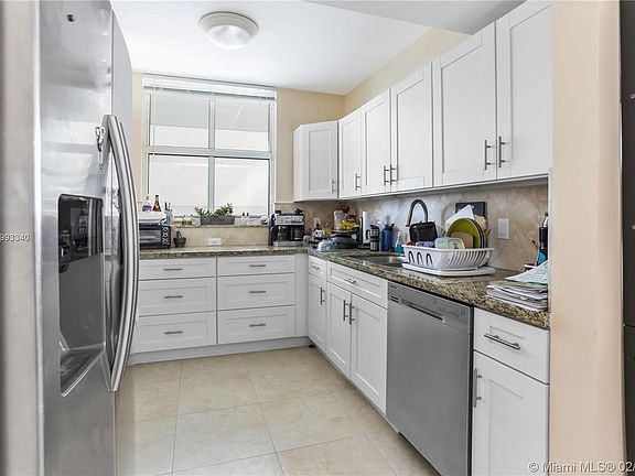 3rd image of 1250 S Miami Ave APT 915