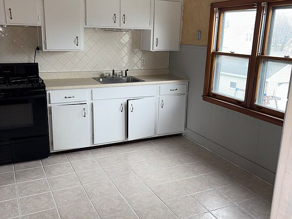 2nd image of 48 Payne Ave Unit 2