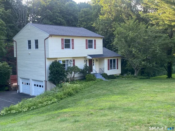 11 Olympic Drive, Danbury, CT 06810