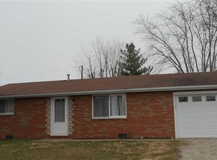 102 Surrey Ln, Bethalto, IL