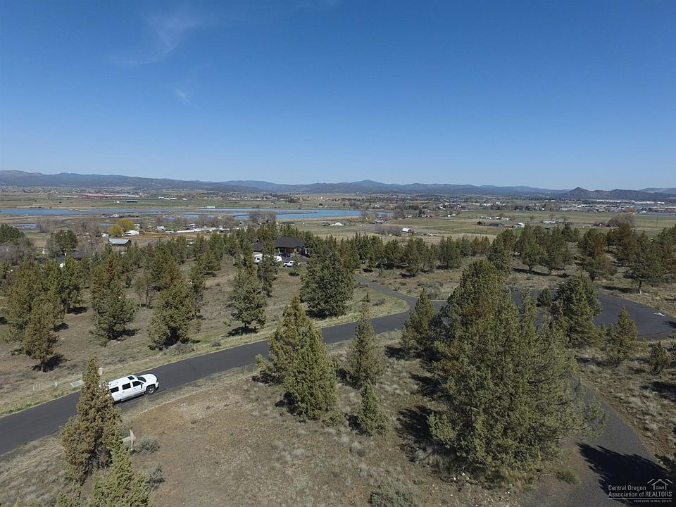 2nd image of 4094 NW Crescent Rim Dr