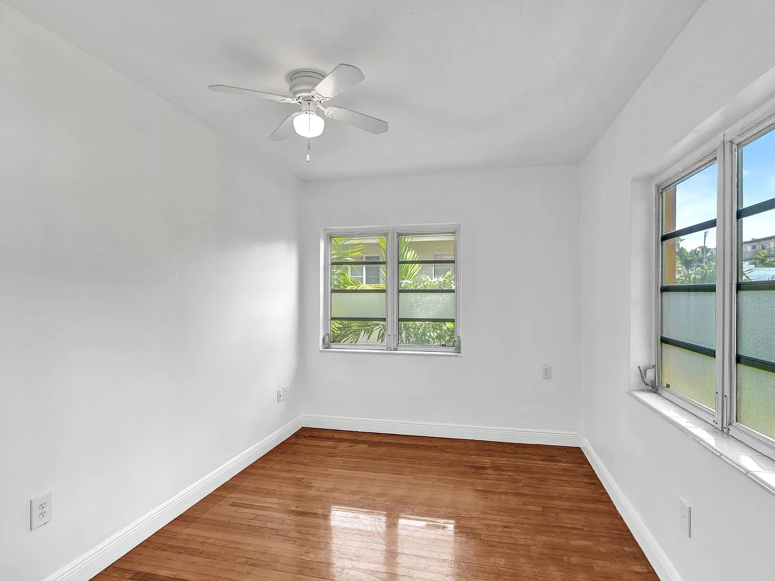 2 bed, 1.5 bath, 1000 sqft, $3,450 — Photo 4