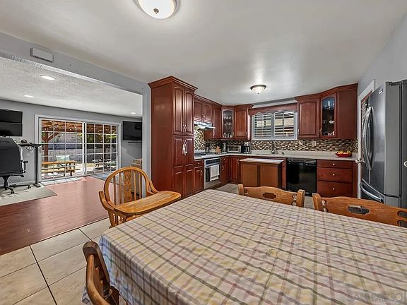 4th image of 819 Brucker Ave