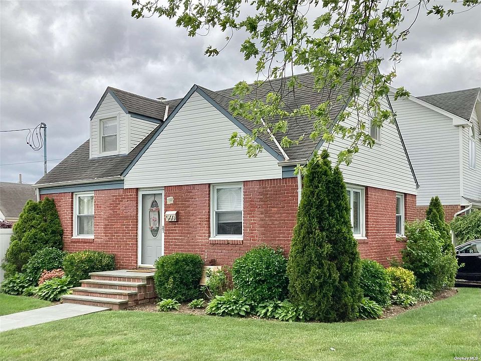 560 Albert Street, East Meadow, NY 11554 Zillow