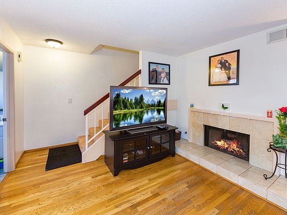 4th image of 1933 Glenoaks Blvd Unit 126