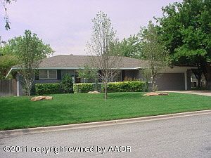 1st image of 1915 Holly Ln