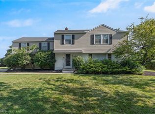 24735 Penshurst Dr, Beachwood, OH
