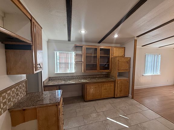 5th image of 32730 Asbury St