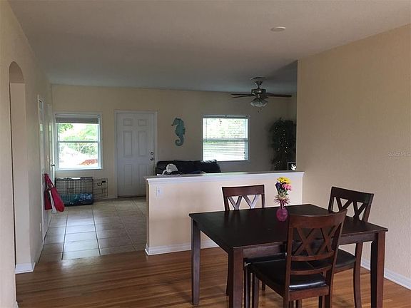 2nd image of 156 39th Ave NE
