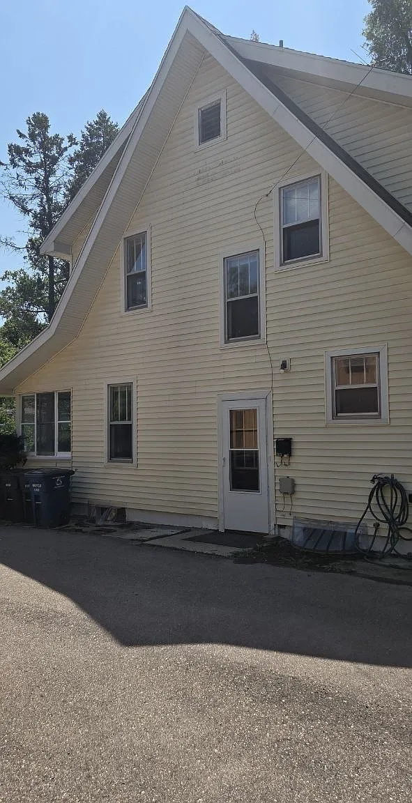 785 N Maple Rd — Photo 1