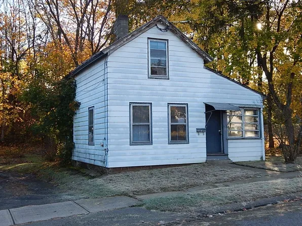 13 Franklin St, Turners Falls, MA 01376