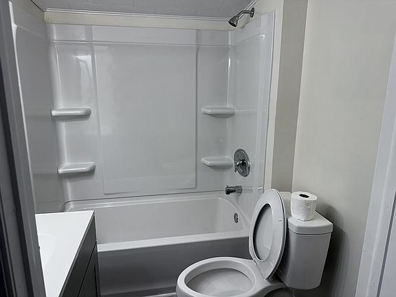 3rd image of 116 S 2nd St #3
