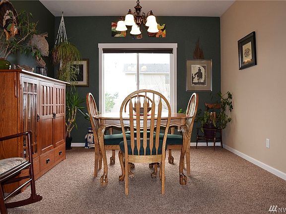 5th image of 803 Willow Ave NE