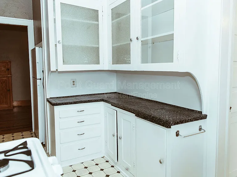 1318 N Robinson Ave — Photo 37