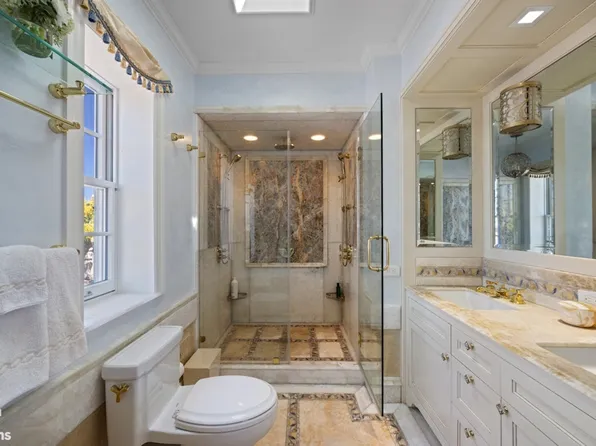 1035 Park Avenue image 19 of 22