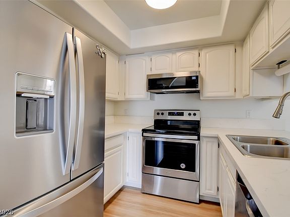 3rd image of 601 Cabrillo Cir Unit 1292
