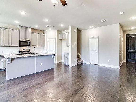 4th image of 4849 Pasadena Dr
