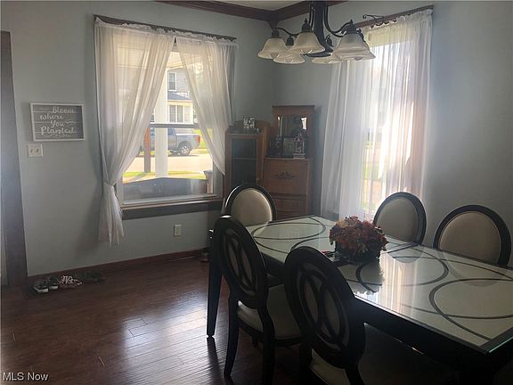 5th image of 525 Sterling Ave