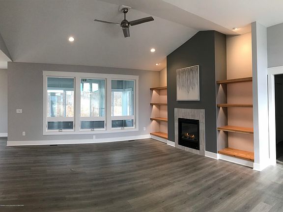 2nd image of 2156 Fresno Ln