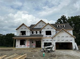 32546 Legacy Isle Pkwy, Avon Lake, OH 44012