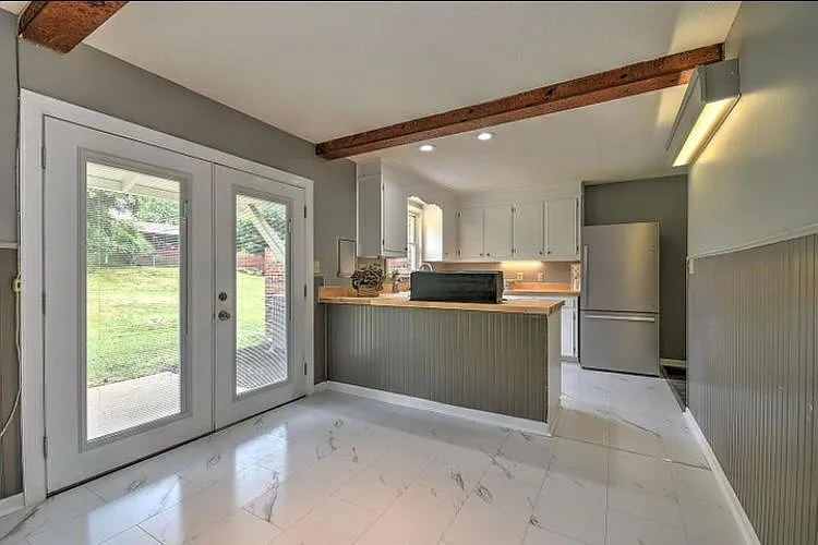 311 Redstone Dr — Photo 6