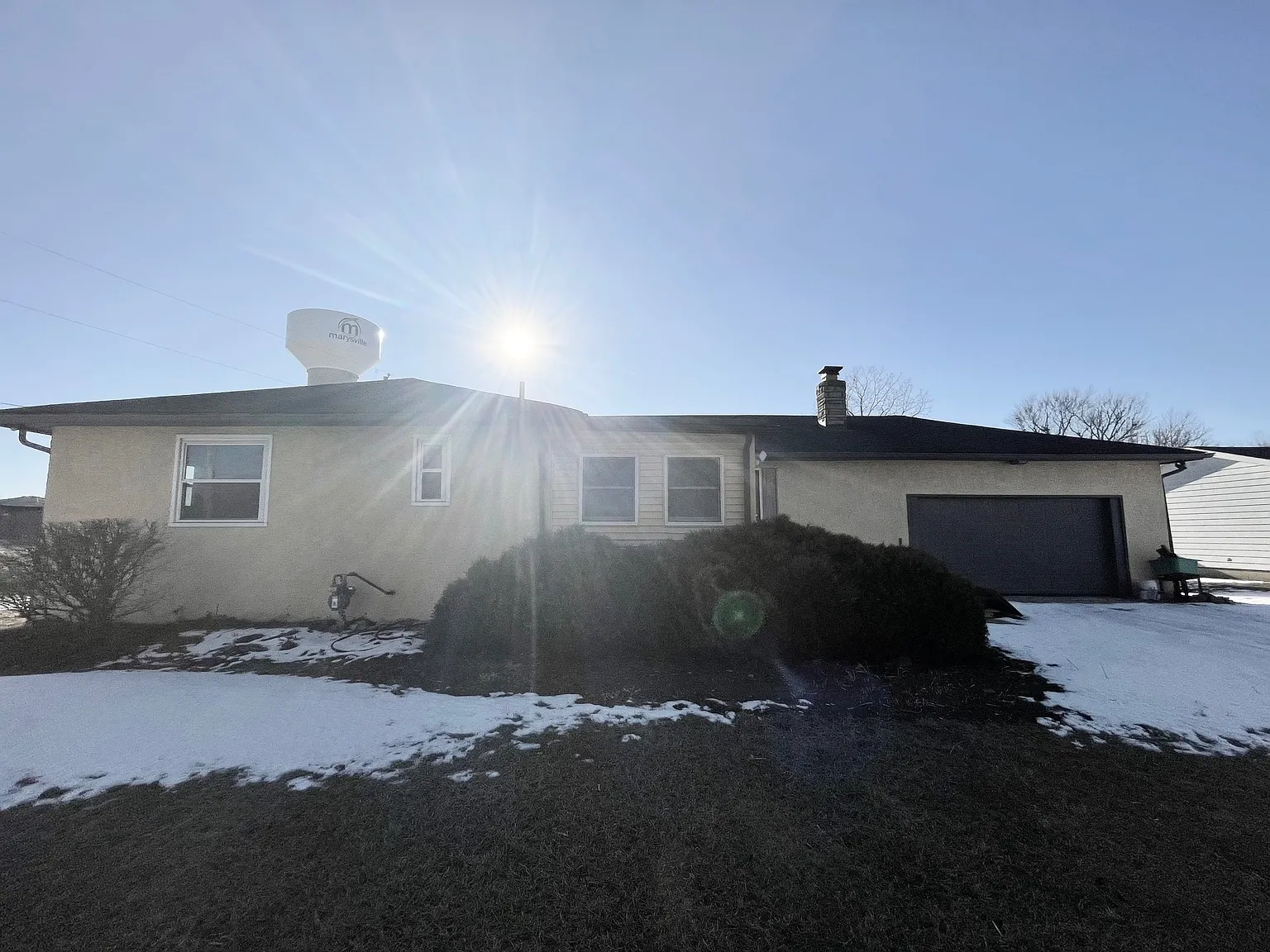 4 bed, 2400 sqft, $2,600 — Photo 3